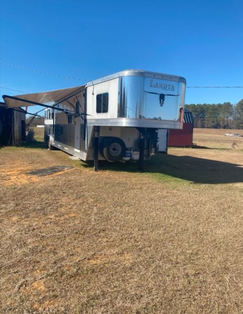 Used Horse Trailers for Sale