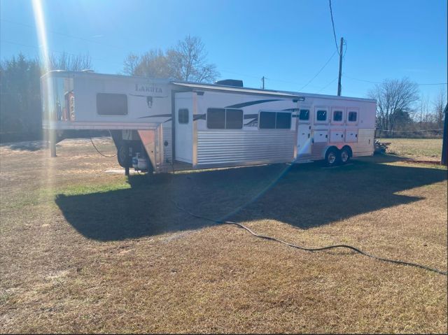 Used Horse Trailers for Sale