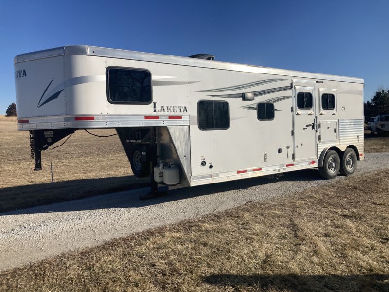 Used Horse Trailers for Sale