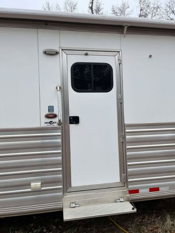 Used Horse Trailers for Sale