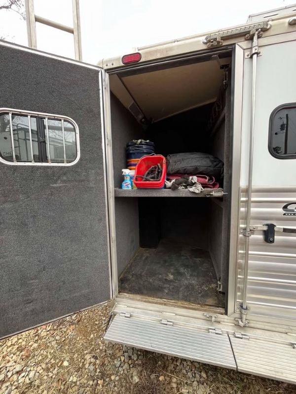 Used Horse Trailers for Sale