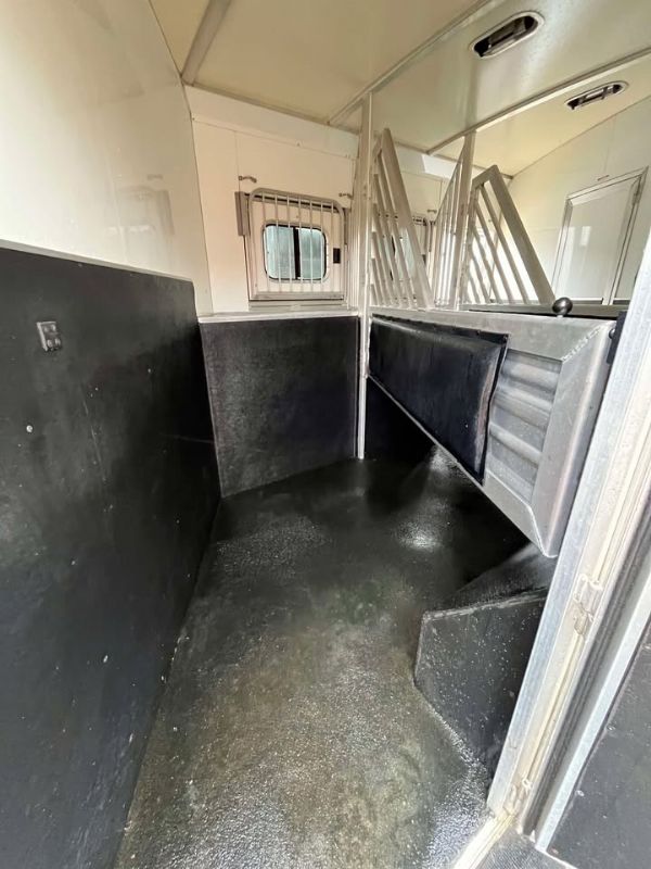 Used Horse Trailers for Sale