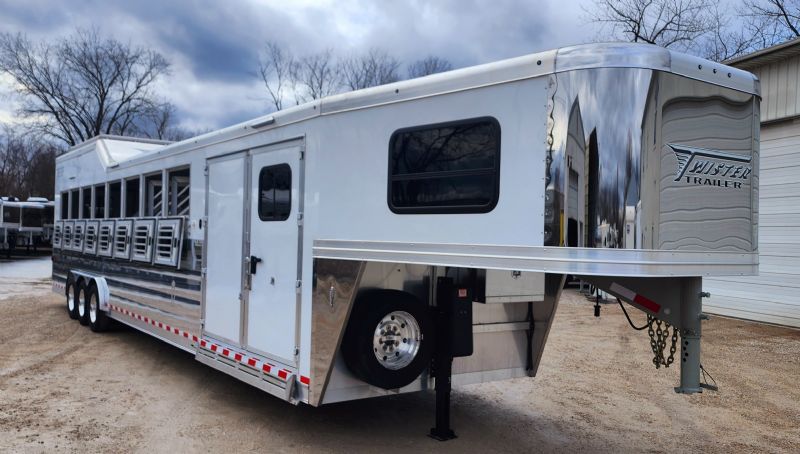 Used Horse Trailers for Sale