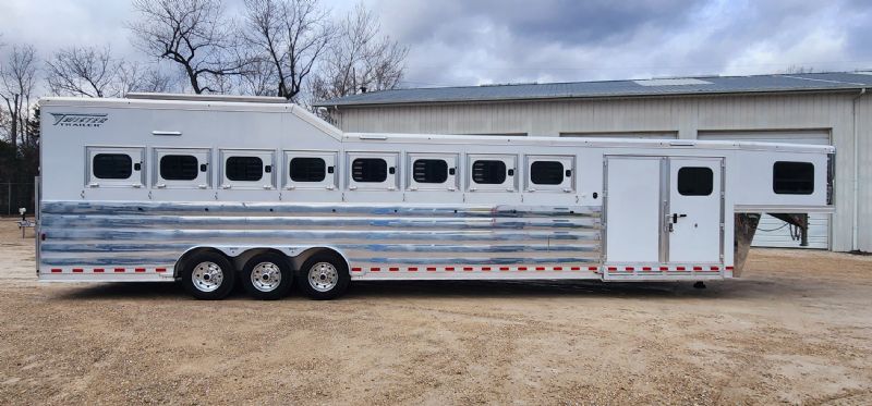 Used Horse Trailers for Sale