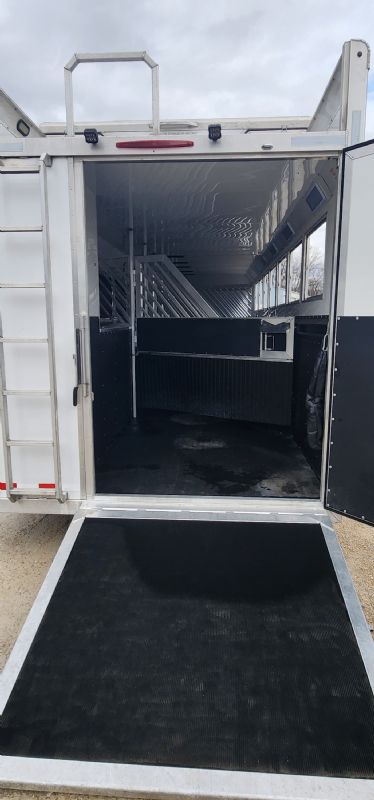 Used Horse Trailers for Sale