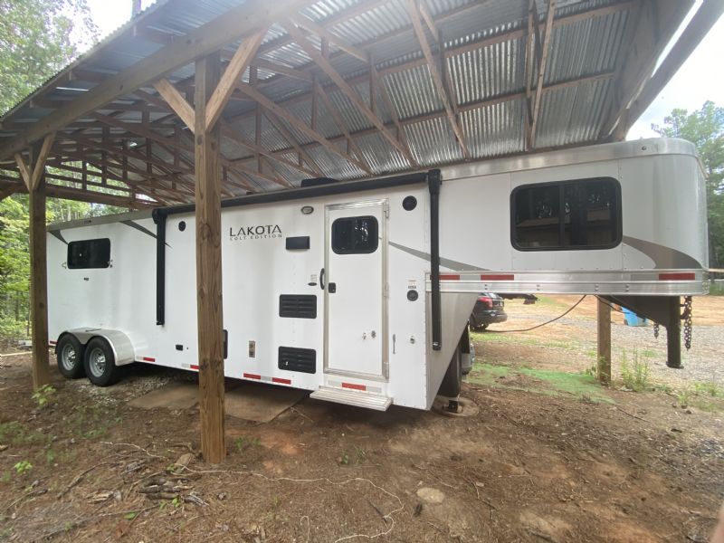 Used Horse Trailers for Sale