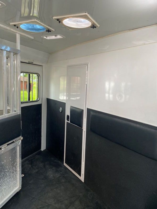 Used Horse Trailers for Sale