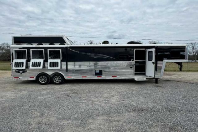 Used Horse Trailers for Sale