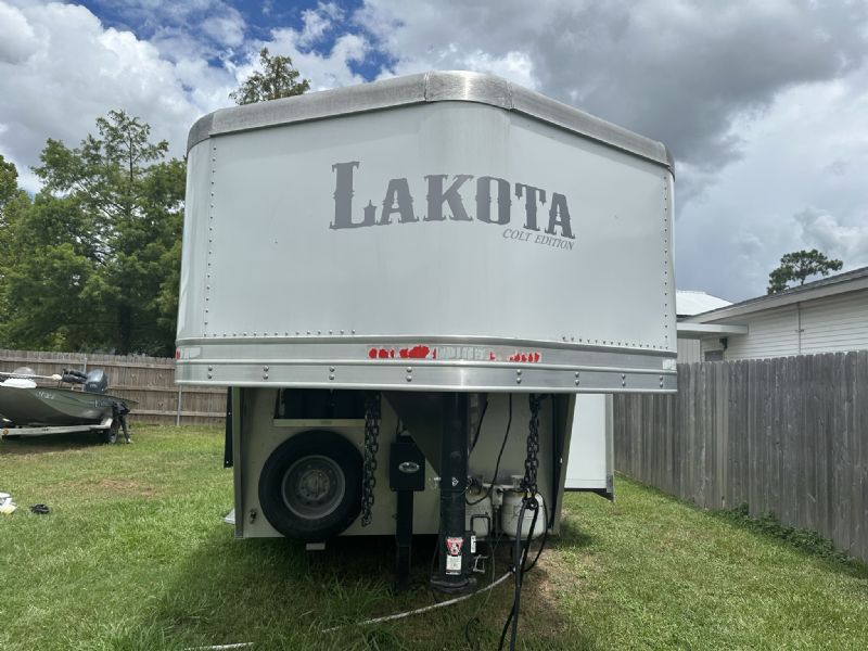 Used Horse Trailers for Sale