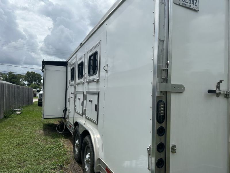 Used Horse Trailers for Sale