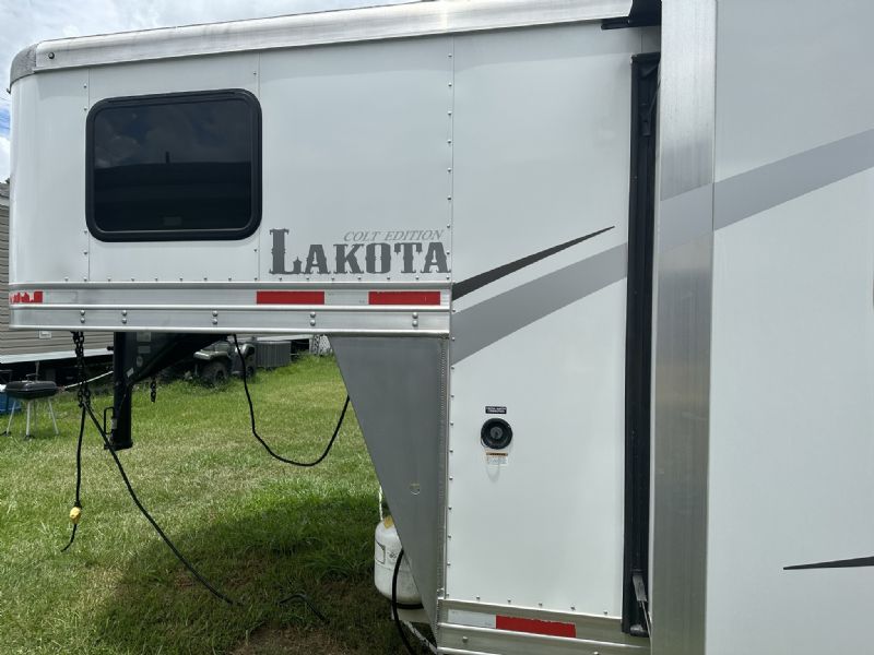 Used Horse Trailers for Sale