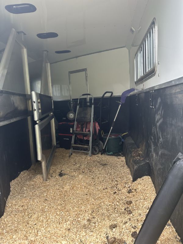 Used Horse Trailers for Sale