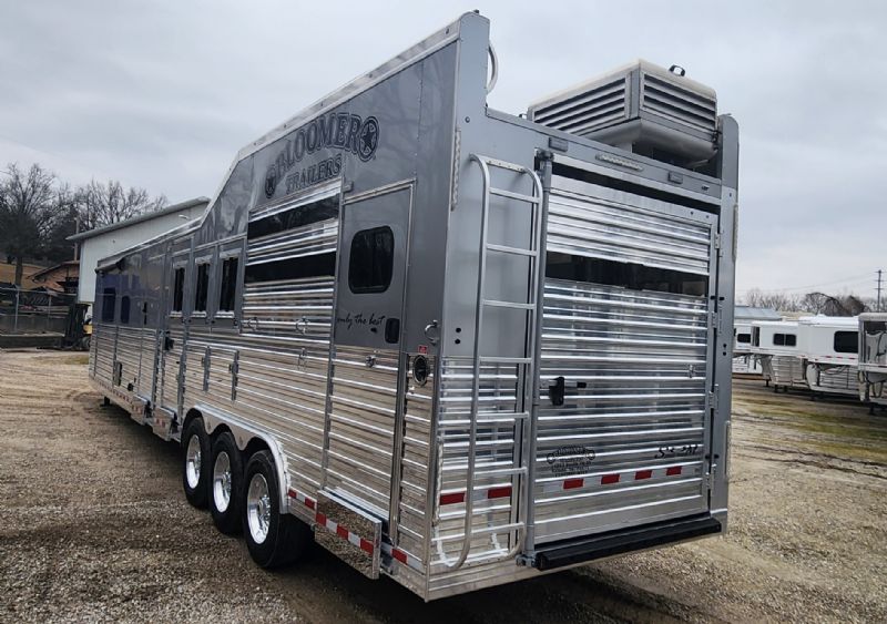 Used Horse Trailers for Sale