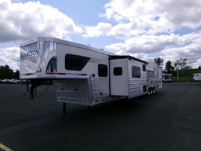 Used Horse Trailers for Sale