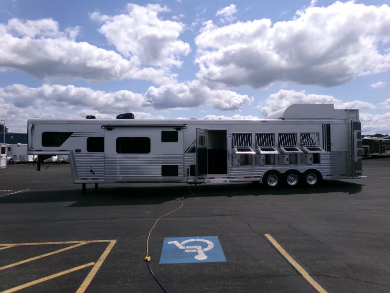 Used Horse Trailers for Sale