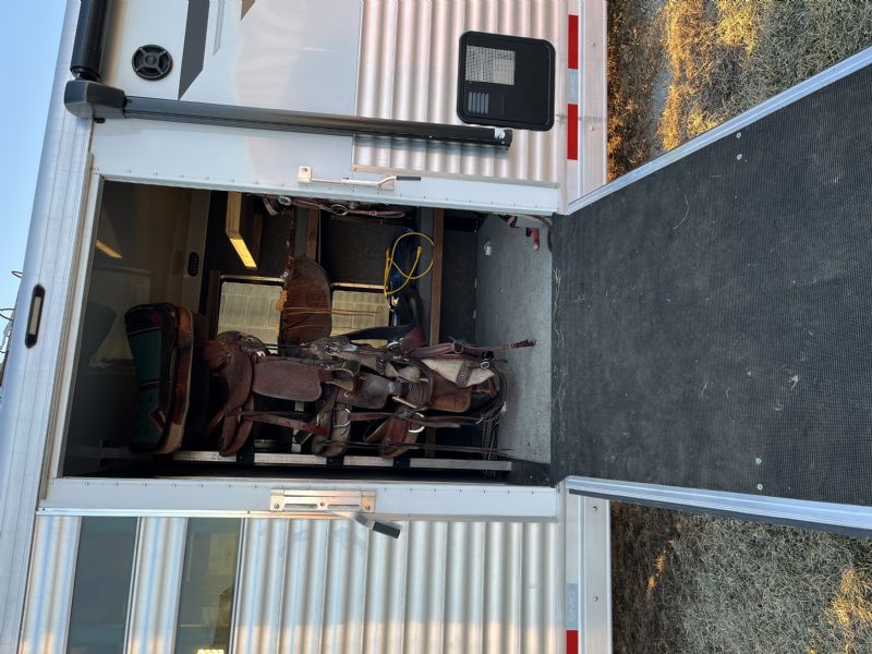 Used Horse Trailers for Sale