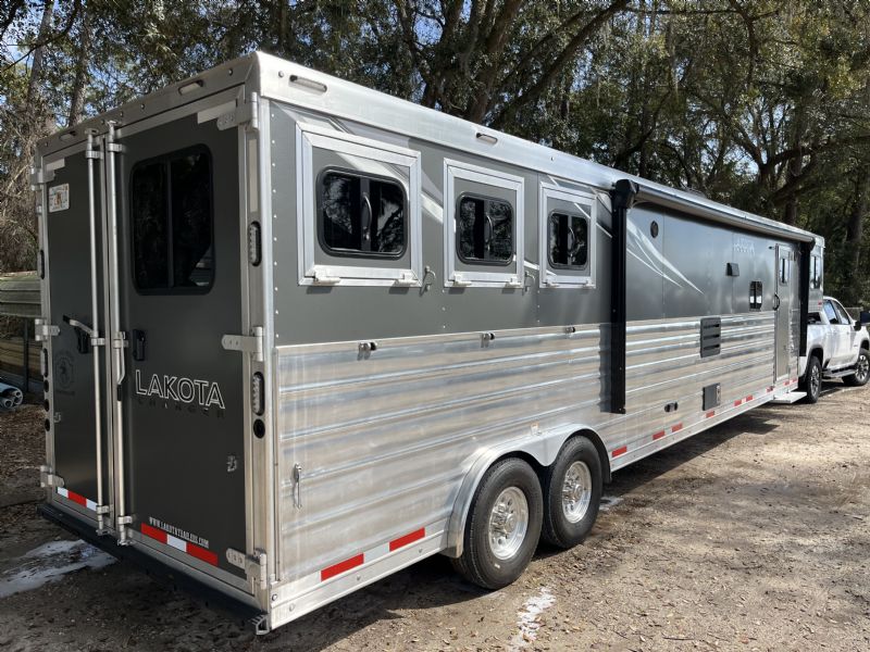 Used Horse Trailers for Sale