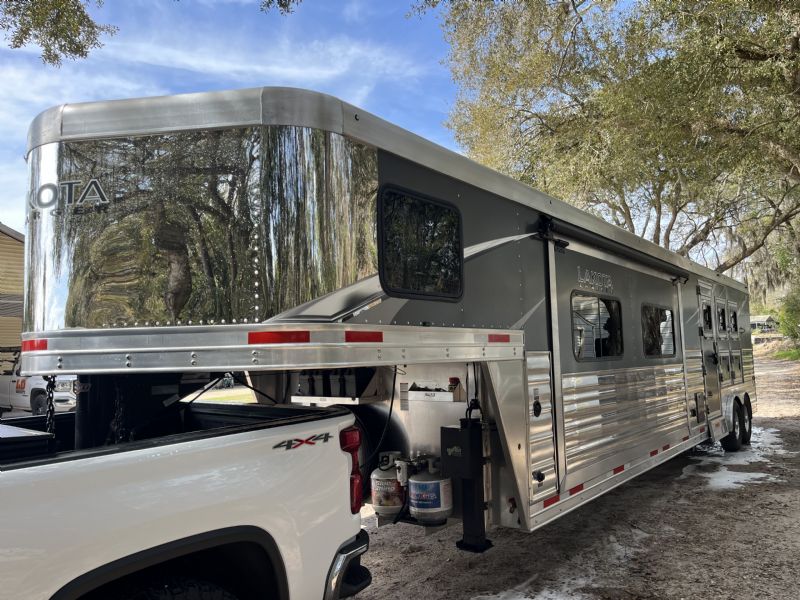 Used Horse Trailers for Sale