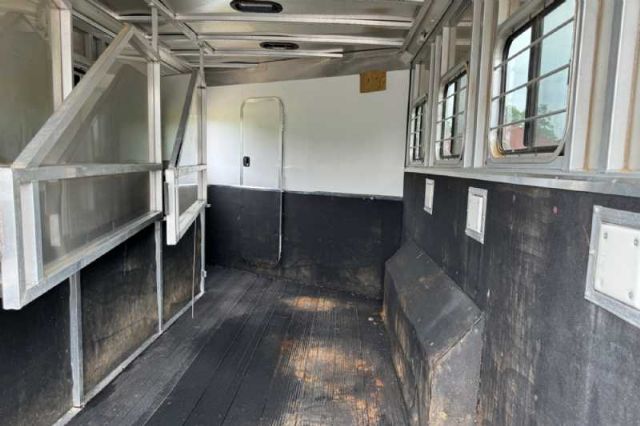 Used Horse Trailers for Sale